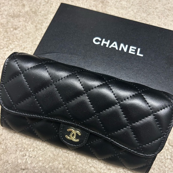 Full Size Wallet - Picture 1 of 3